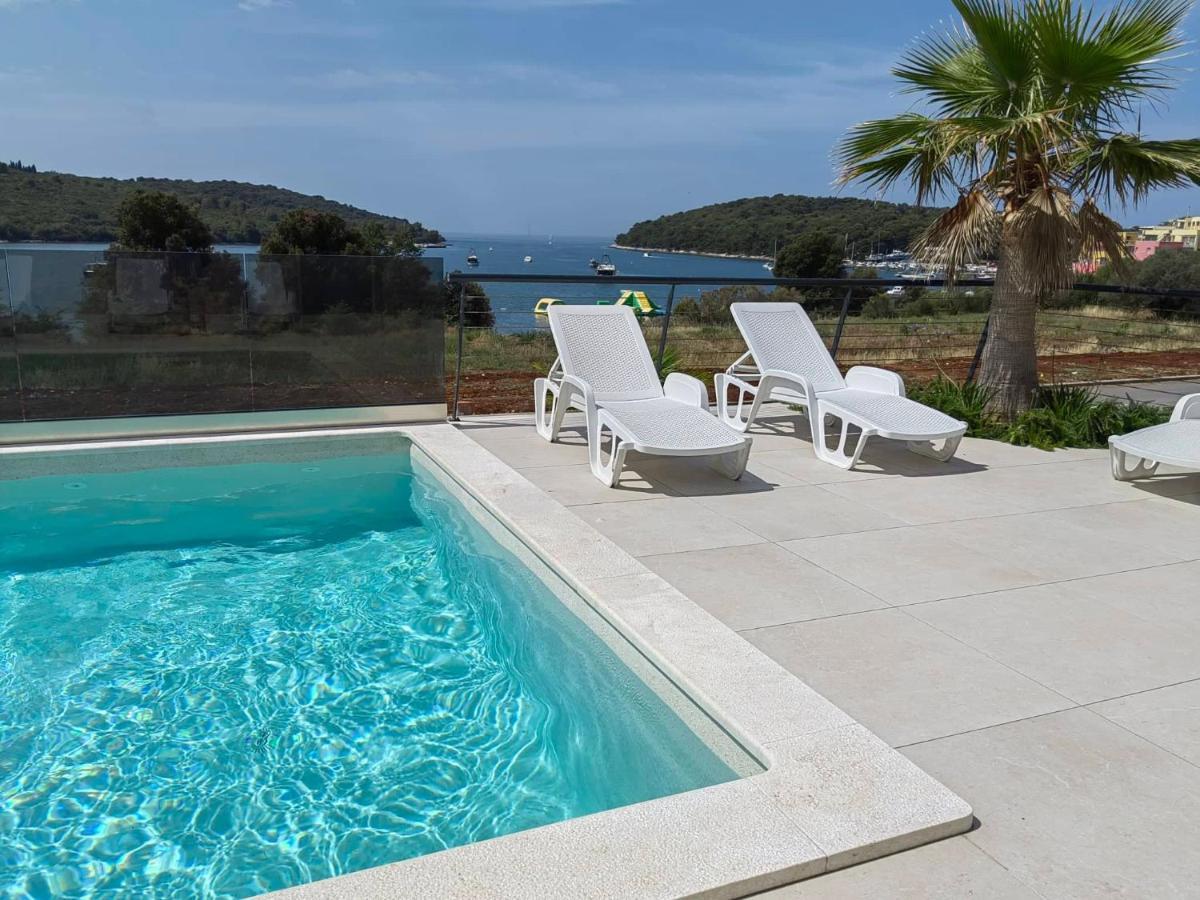 Black Pearl - Luxury Seaside App With Pool & Bbq, Istra Banjole Exterior photo